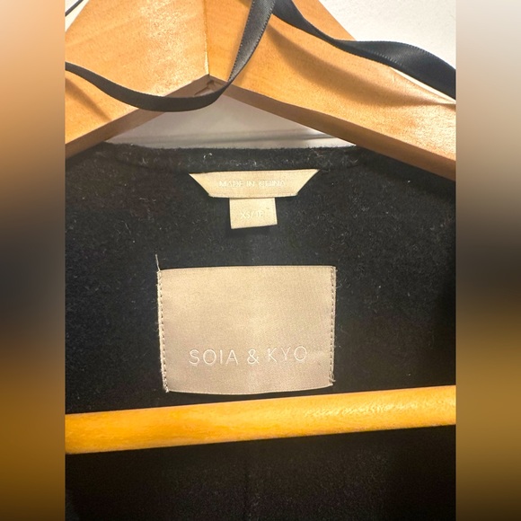 Soia & Kyo wool coat w/ cascade collar - Picture 5 of 11